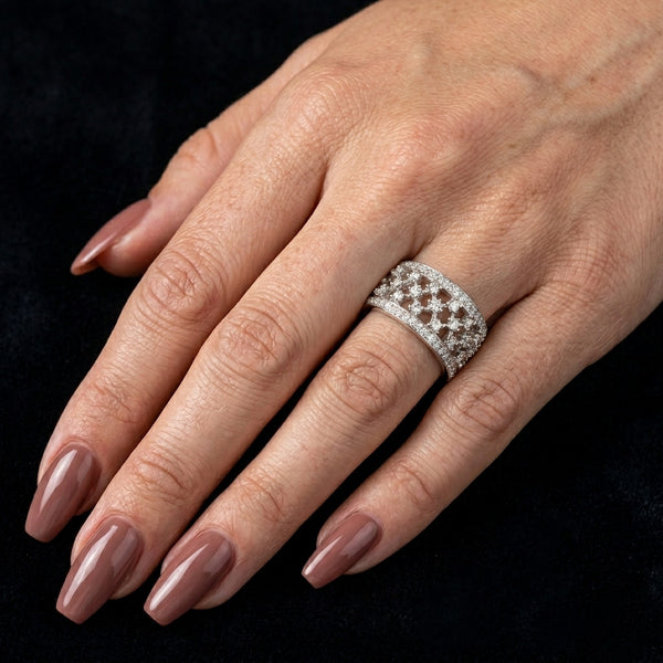 Aurelia Moissanite Lattice Band