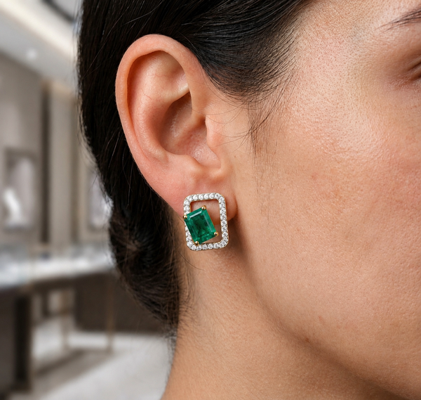 Emerald Frame Stud